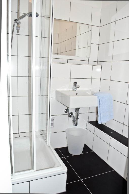 Hostel Nanina Grobenzell Ruang foto